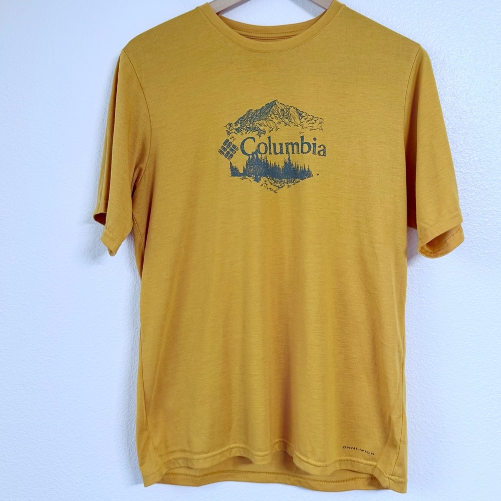Columbia Retro Vibes Omni-Wick Short Sleeve Gold Graphic T-Shirt-Men’s Medium